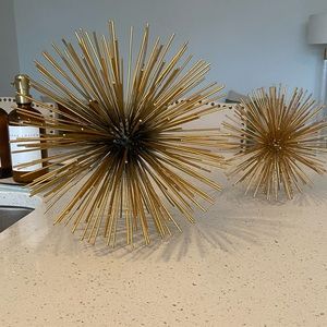 Gold/brushed brass starburst decorative orbs
